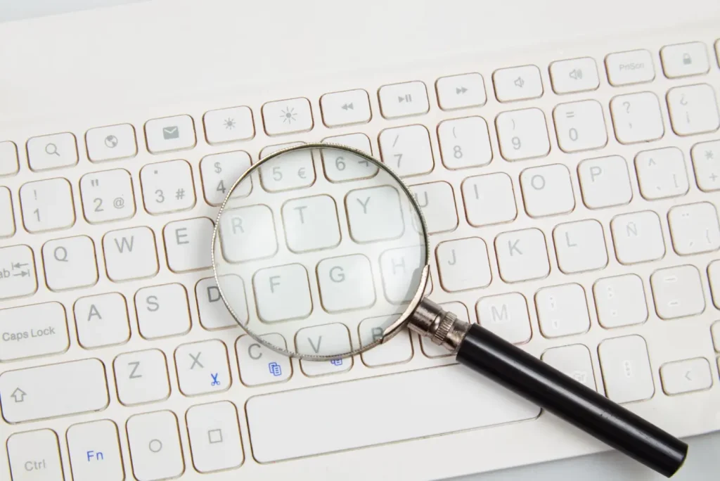 ¿Cómo puedo seguir a alguien sin que me vea? Estrategias discretas para observar 2 ¿Cómo puedo seguir a alguien sin que me vea? Estrategias discretas para observar